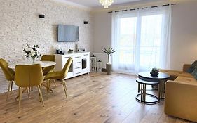 Apartamenty Bryza - Debina